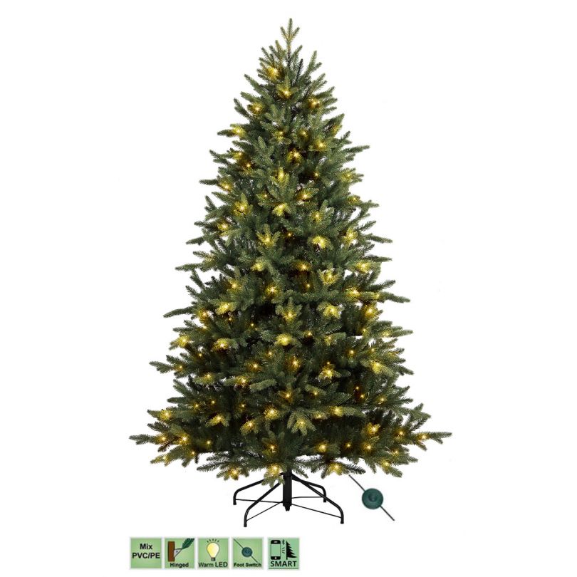 Julgran med belysning